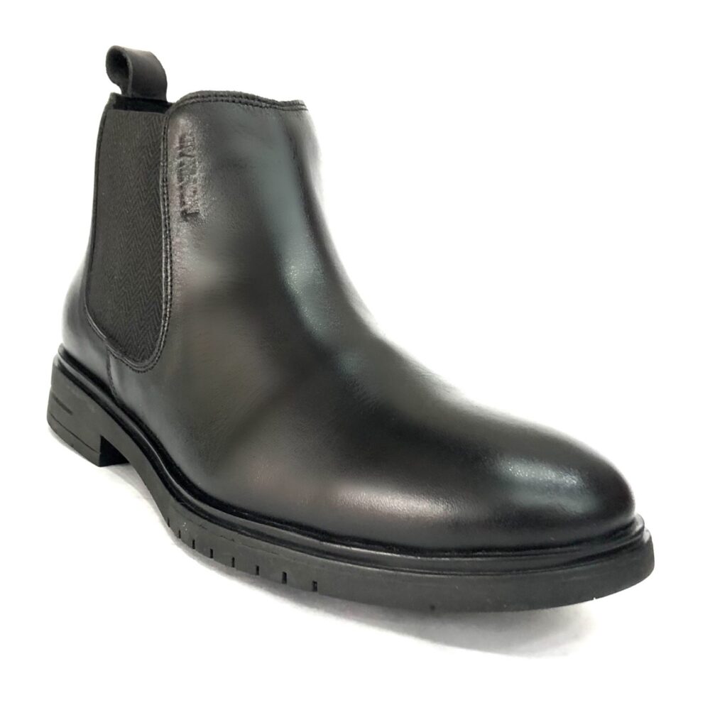 black chelsea boot