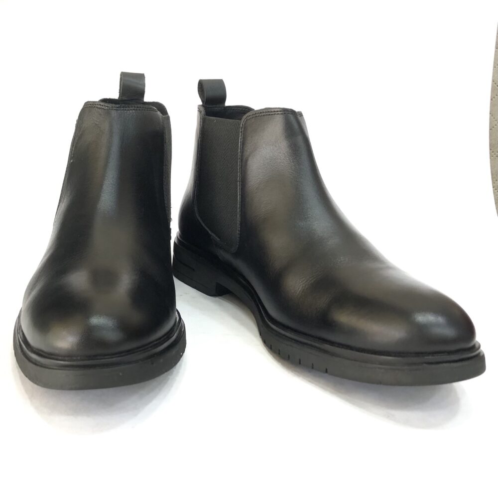 black chelsea boot